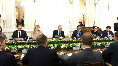 Путин встретился с победителями конкурса «Лидеры России» в Кремле