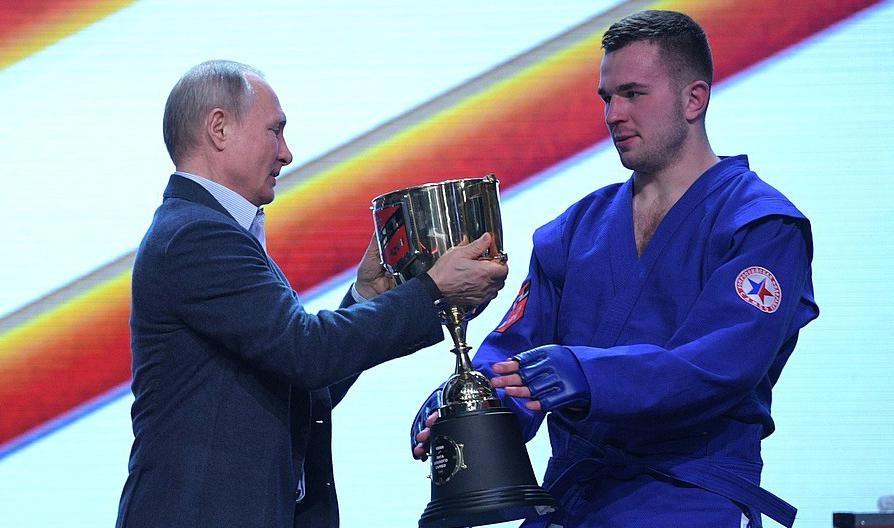 Владимир Путин поздравил петербургского спортсмена с победой на первом чемпионате Лиги боевого самбо - tvspb.ru