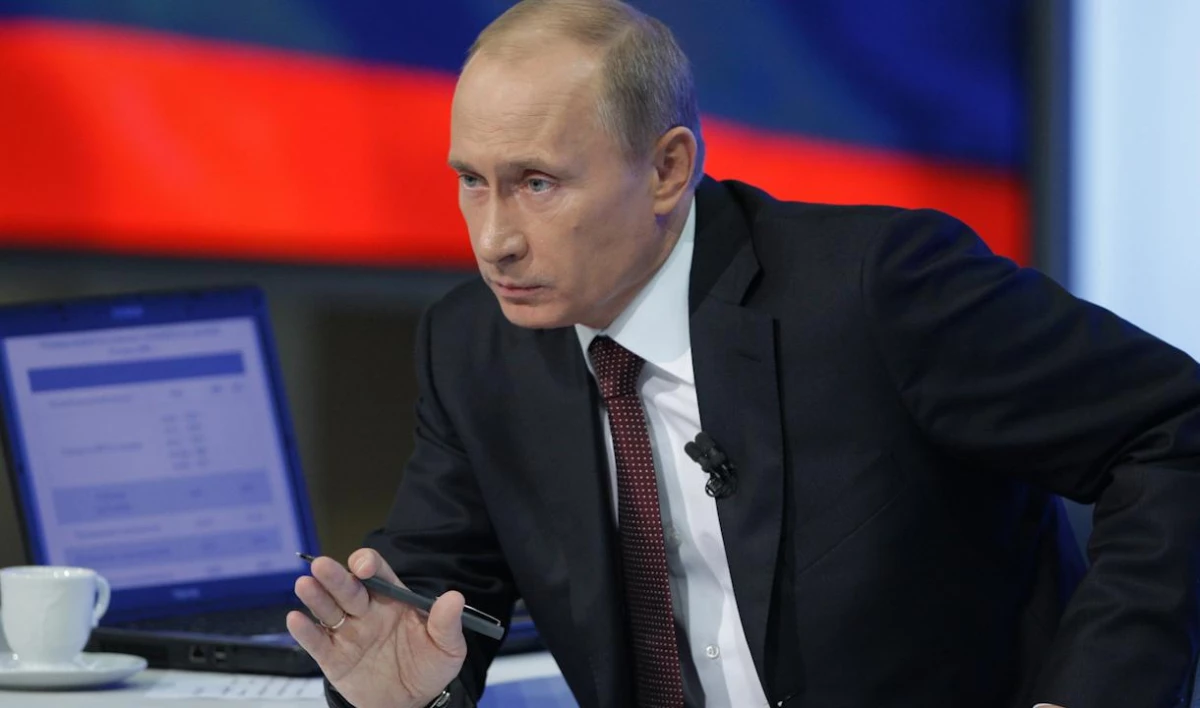 На сайте Кремля появились новые архивные кадры к 20-летию Путина во власти - tvspb.ru