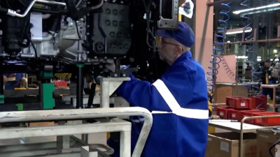 Профсоюзы, промышленники и предприниматели просят ввести обязательную вакцинацию от COVID-19