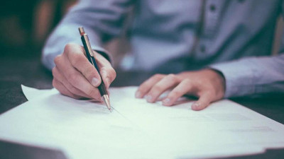 Александр Беглов подписал постановления о выделении субсидий в рамках второго пакета мер поддержки бизнеса