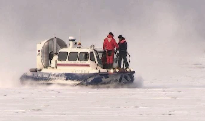 На Ладожском озере спасли рыбака-любителя - tvspb.ru
