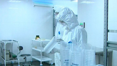 Как петербургский парафин помогает исследовать и победить рак. Репортаж