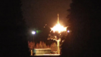 Путин запустил четыре баллистические ракеты на стратегических учениях