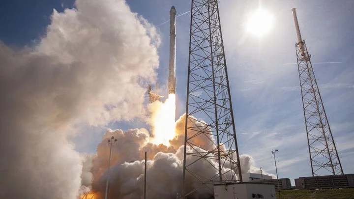 СМИ: Запущенный SpaceX секретный американский спутник не вышел на орбиту - tvspb.ru