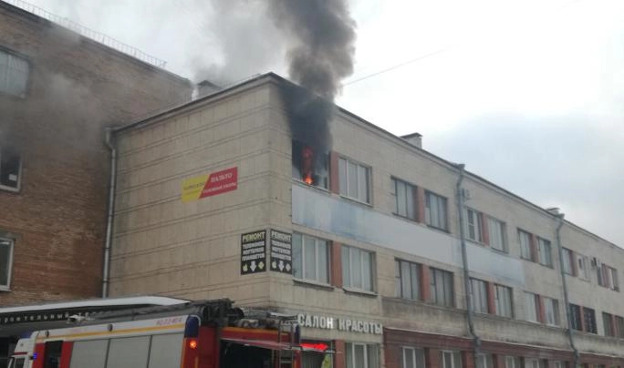Возгорание в машиностроительном техникуме потушили за 6 минут - tvspb.ru