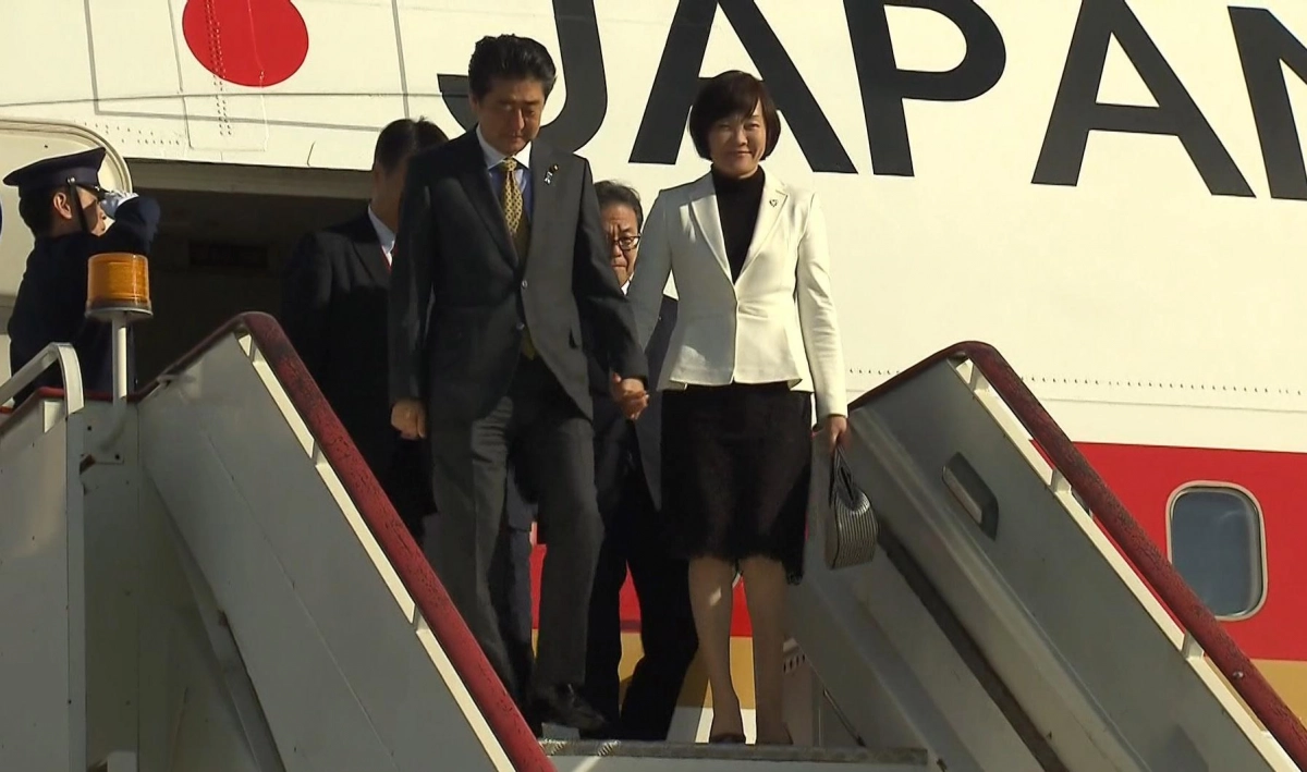 Премьер-министр Японии Синдзо Абэ прибыл в Петербург - tvspb.ru