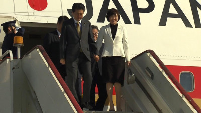 Премьер-министр Японии Синдзо Абэ прибыл в Петербург