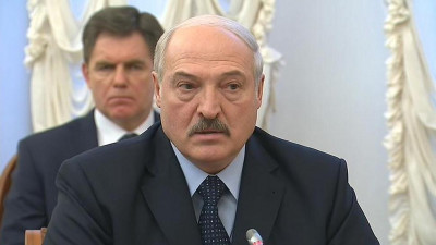 Лукашенко извинился перед Путиным за публичный спор на заседании совета ЕврАзЭС