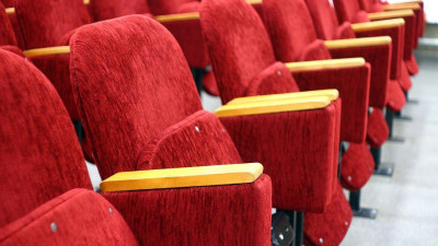 Почти 2 млрд рублей. Какая комедия стала самой кассовой в истории российского проката