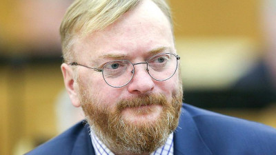 Виталий Милонов не поверил размеру зарплаты актрисы и депутата Анастасии Мельниковой