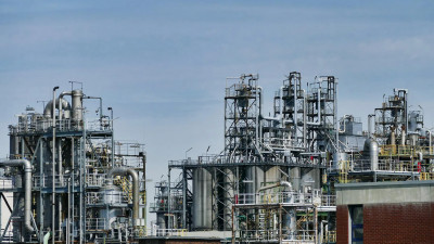 Немецкий аналитик заявил об огромных рисках для Европы из-за отказа от российской нефти