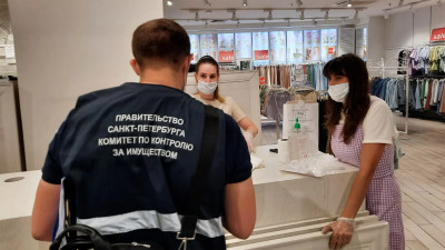 Петербургские предприятия торговли и общепита перестали нарушать антиковидные правила