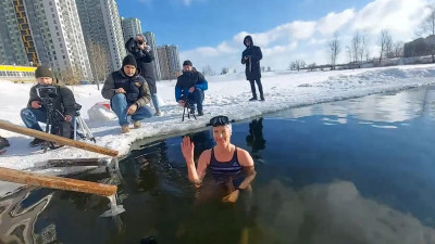В Купчино женщина поставила рекорд Гиннеса по задержке дыхания в ледяной воде