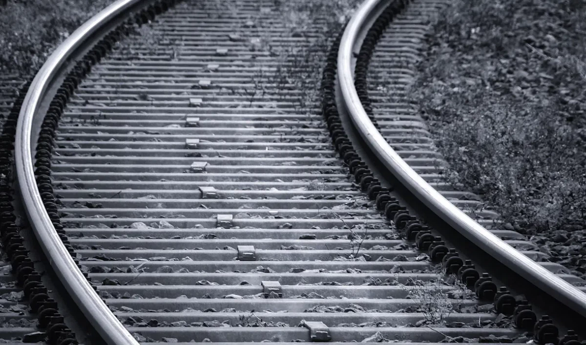 В выходные поезда сбили двух человек в Ленобласти и Петербурге - tvspb.ru