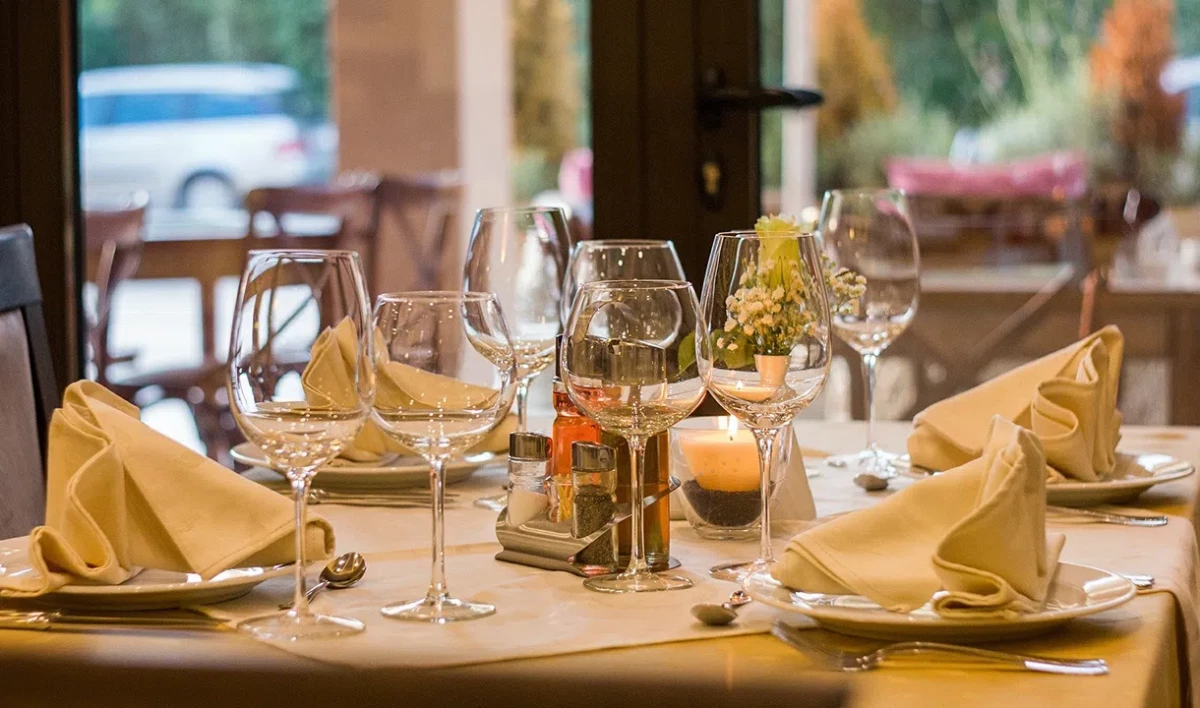 Часть заведений общепита освободили от НДС - tvspb.ru