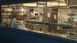 Ресторанам и кафе разрешается вести только дистанционную торговлю