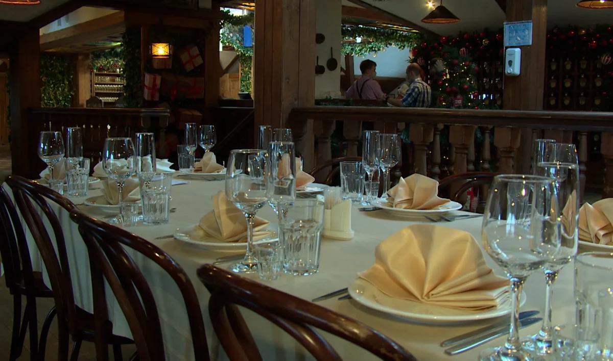 Рестораны Ленобласти вернутся к работе до двух часов ночи с 21 февраля - tvspb.ru