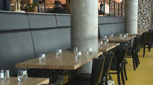 Уже завтра в Петербурге будут работать только продуктовые магазины, аптеки, автозаправки, гостиницы и курьерские службы