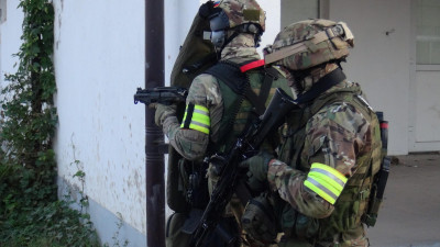 СМИ: террористы готовят боевиков для терактов на уличных акциях в России