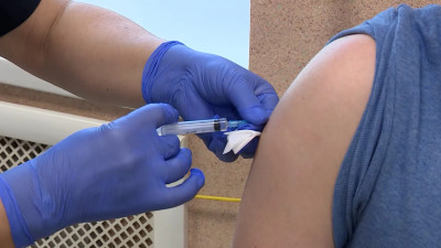 Противовирусная оборона: почему медики призывают ревакцинироваться против COVID