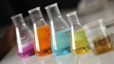 Петербургские ученые создали бота для подготовки к ЕГЭ по химии