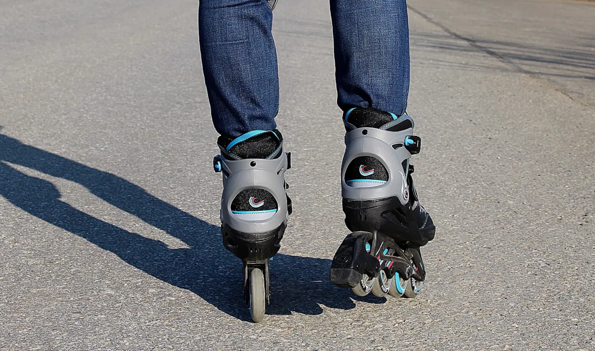 Петербуржцы активно проводят майские и скупают ролики, скейты и вейвборды - tvspb.ru