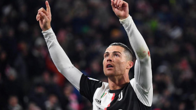 Роналду запустил новый челлендж в Instagram. К нему присоединились российские спортсмены