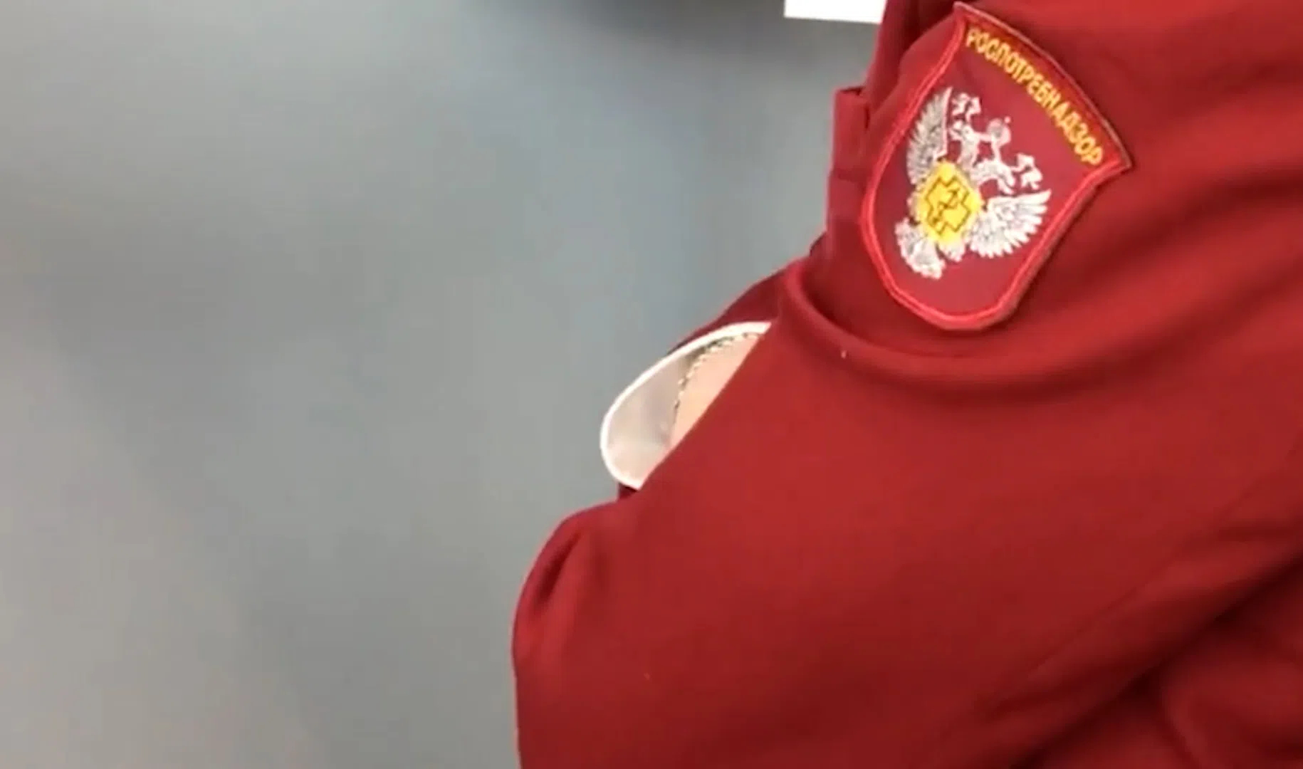 проверка в магазине. закрытие роспотребнадзор. роспотребнадзор опечатал. нарушения в магазине. калитка закрыта.