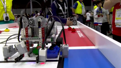 Петербуржцы завоевали медали на Всемирной олимпиаде роботов