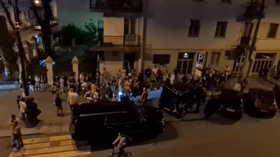 Вопреки COVID. Улицу Рубинштейна сотрясла вечеринка с музыкой и танцами