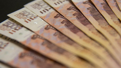 Россияне стали чаще просить в долг у друзей или родственников и реже — брать кредиты