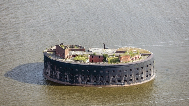 Командование ЗВО запретило экскурсии на Чумном форте Кронштадта - tvspb.ru