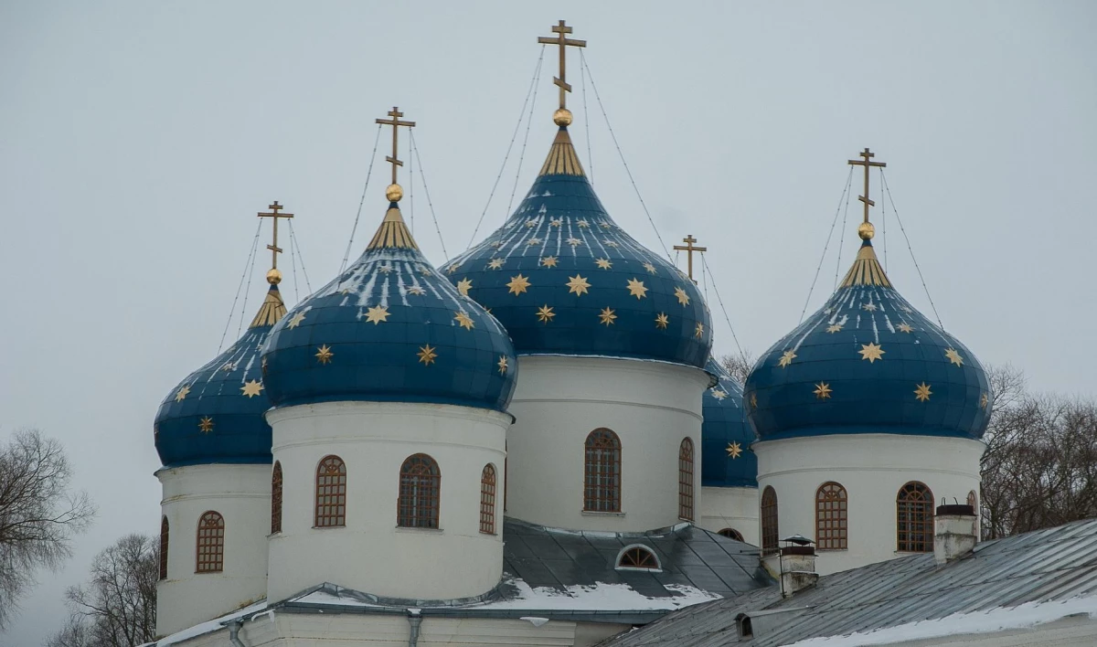 В Великом Новгороде ученые обнаружили больше 20 древних печатей - tvspb.ru