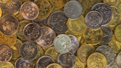 Эксперт рассказал, как отразится на рубле сокращение продажи валюты