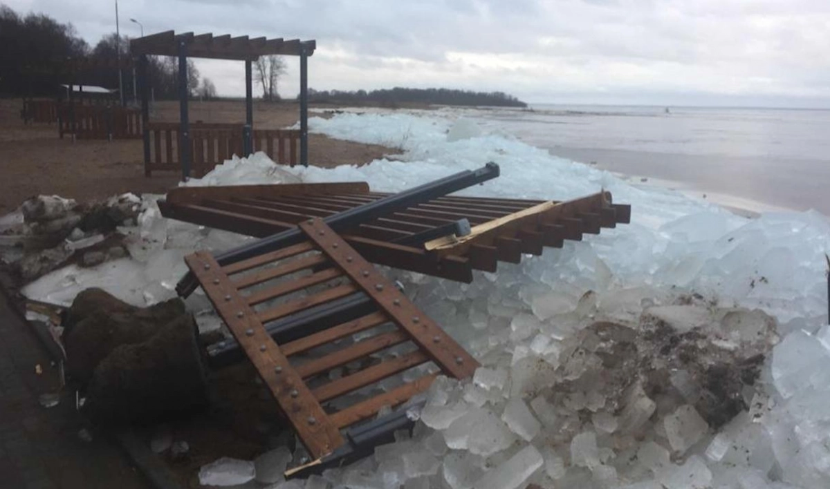Шторм разрушил пляж в Лисьем Носу - tvspb.ru