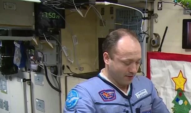 Российский космонавт Антон Шкаплеров полетал на пылесосе по МКС - tvspb.ru