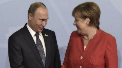 Песков: Меркель встретила Путина в Гамбурге, как радушная хозяйка