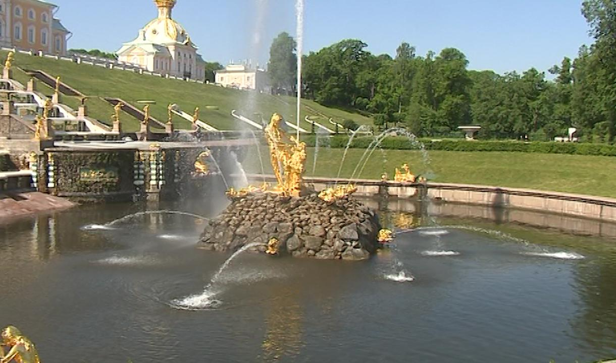 Фонтаны в петергофе когда включают 2024 году. Фаворитный фонтан в Петергофе. Пуск фонтанов в Петергофе.
