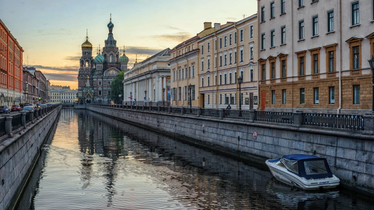 Петербург вошел в тройку самых популярных туристических направлений России на 8 марта - tvspb.ru