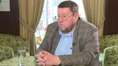 Политолог Сатановский считает, что России не стоит ждать улучшения отношений с США