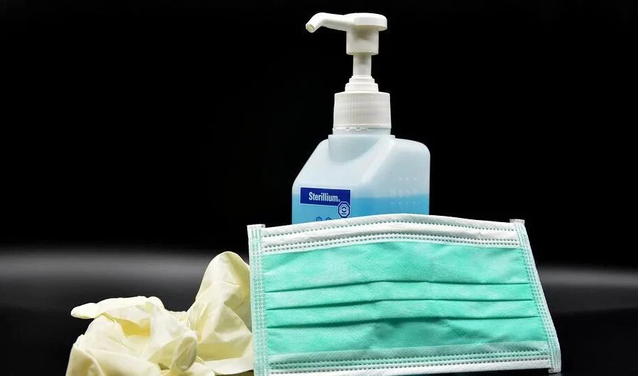 Производителям дезинфицирующих средств и масок в Петербурге дали микрозаймы под 1% годовых - tvspb.ru