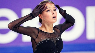 Российская фигуристка Анна Щербакова взяла золото на этапе Гран-при в Италии