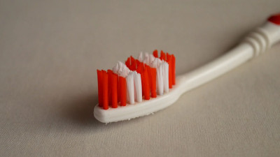 Ученые: Воспаление десен повышает риск смерти от коронавируса