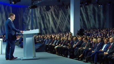 Премьер-министр России будет лично контролировать в регионах реализацию национальных проектов