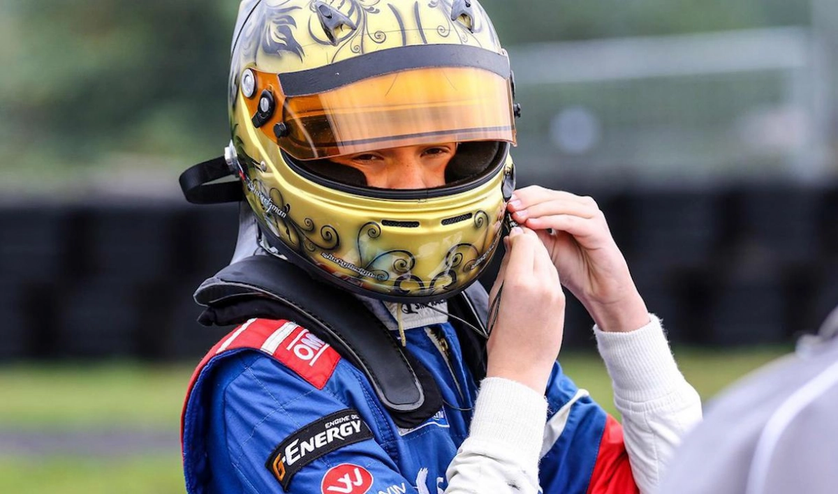Петербургский гонщик Роберт Шварцман стал вторым в общем зачете после дебютного этапа «Формулы-2» - tvspb.ru