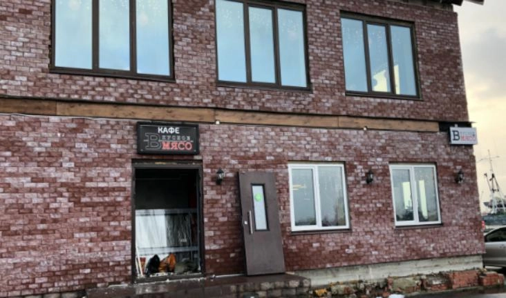В Кронштадте на месяц закрыли кафе «Вкусное мясо» за антисанитарию - tvspb.ru