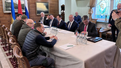 В Кремле считают, что переговоры России и Украины должны вестись в тишине