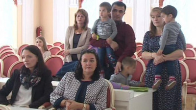 Число многодетных семей в Петербурге выросло на 10 тысяч за 4 года