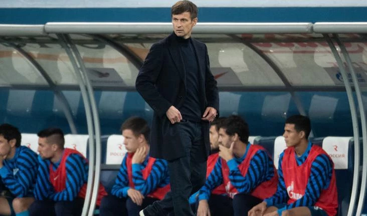 Сергей Семак посадил дерево во дворе на улице Марата - tvspb.ru